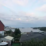 Aid Og Svein\' S Sentrumsnaere Panorama Hjem